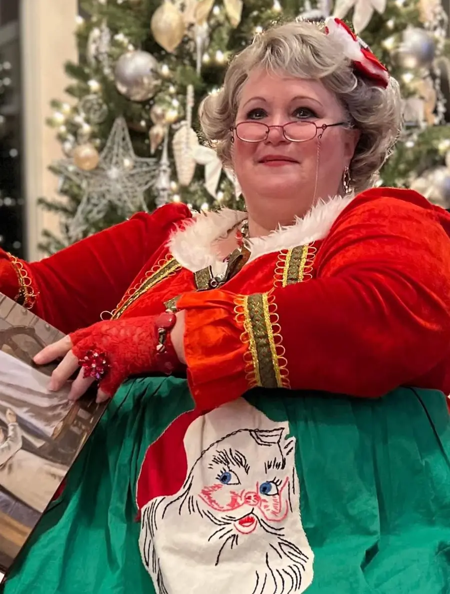 Cathy Kage portraying Mrs. Claus
